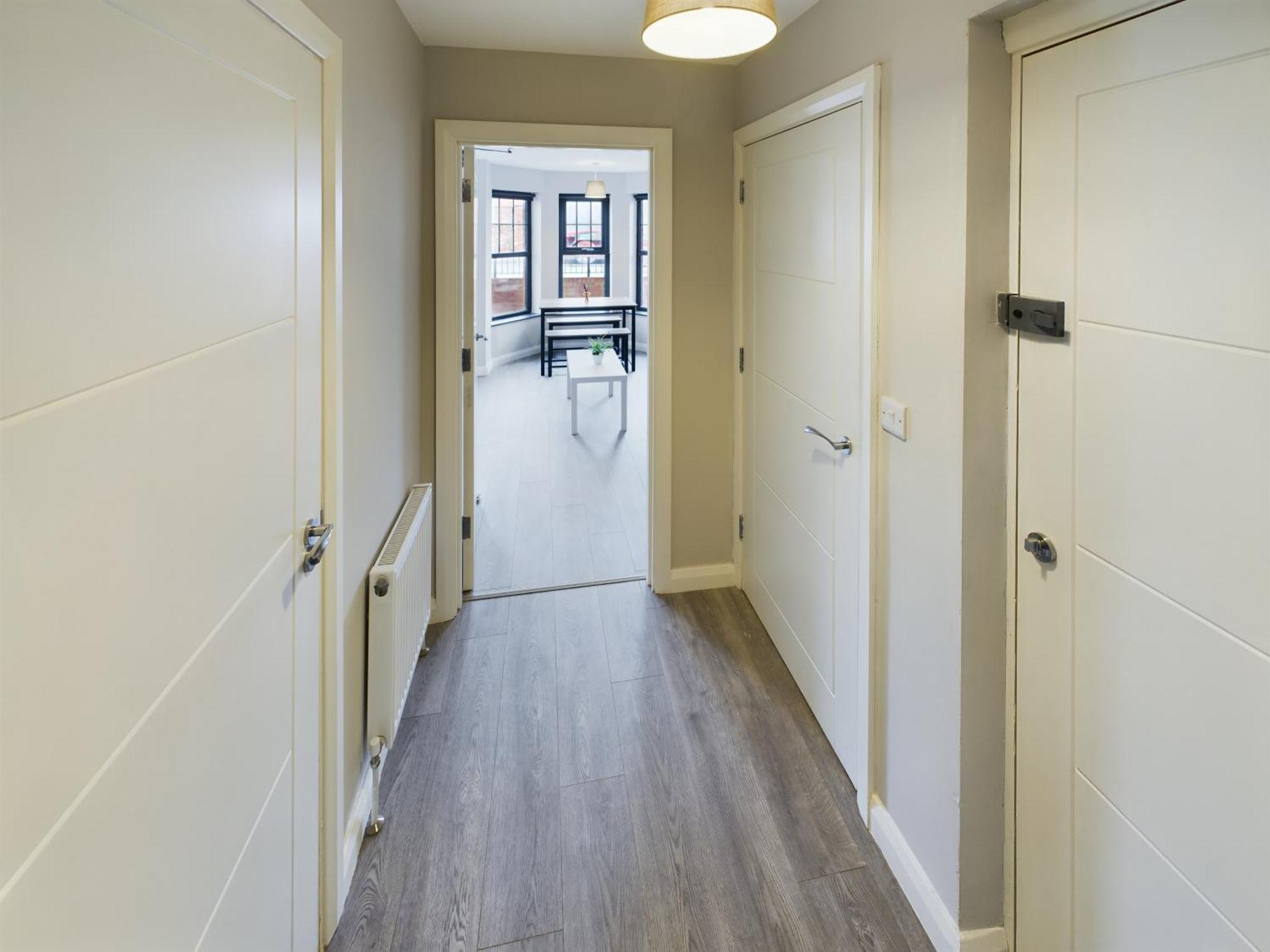 Cozy 1 Bedroom In Apartment